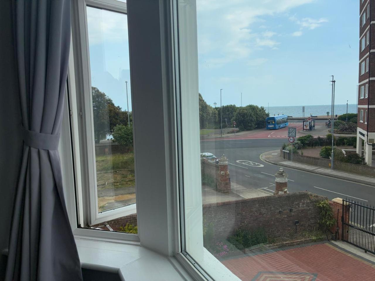Inn By The Sea, Portsmouth - En Suite Rooms With Sea View Possible, Parking Ev 22Kw Esterno foto